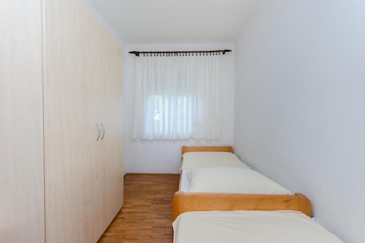 Apartments Ruza A Лопар Екстер'єр фото
